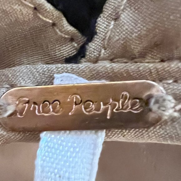 🎈HOST PICK🎈NEW! FREE PEOPLE Lace Mini Black Dress, Size 12 - Picture 15 of 16